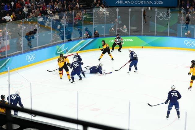 February 17, 2026, Milan, Lombardy, Italy: JOHN PETERKA 77 of Germany scores his side s third goal in the Play-off game between Team Germany and Team France at the Milano Cortina 2026 Olympic Games, Olympische Spiele, Olympia, OS Olympics 2026: Milano Cortina: Ice hockey, Eishockey Men: GER:FRA  - ZUMAc179 20260217_oly_c179_004 Copyright: xMickaelxChavetx