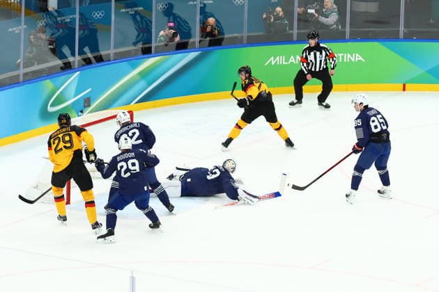 February 17, 2026, Milan, Lombardy, Italy: JOHN PETERKA 77 of Germany scores his side s third goal in the Play-off game between Team Germany and Team France at the Milano Cortina 2026 Olympic Games, Olympische Spiele, Olympia, OS Olympics 2026: Milano Cortina: Ice hockey, Eishockey Men: GER:FRA  - ZUMAc179 20260217_oly_c179_005 Copyright: xMickaelxChavetx