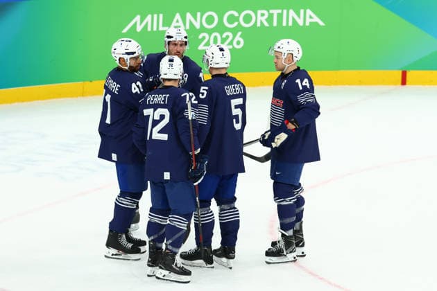 February 17, 2026, Milan, Lombardy, Italy: TEAM FRANCE of whom captain PIERRE-EDOUARD BELLEMARE and JORDANN PERRET look dejected being down 0:3 after the first period in the Play-off game between Team Germany and Team France at the Milano Cortina 2026 Olympic Games, Olympische Spiele, Olympia, OS Olympics 2026: Milano Cortina: Ice hockey, Eishockey Men: GER:FRA  - ZUMAc179 20260217_oly_c179_024 Copyright: xMickaelxChavetx