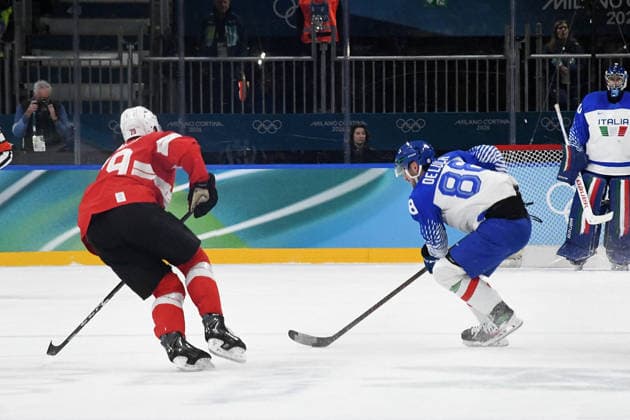 Ice hockey, Eishockey Suisse vs Italy playoff during Ice Hockey, Olympic Winter games, Winterspiele,Spiele, Summer games Milano-Cortina 2026 in Milano, Italy, February 17 2026  Copyright: xPasqualexGolia IPAxSportx xipa-agency.netx xx IPA_71638048 IPA_Agency_IPA71638048