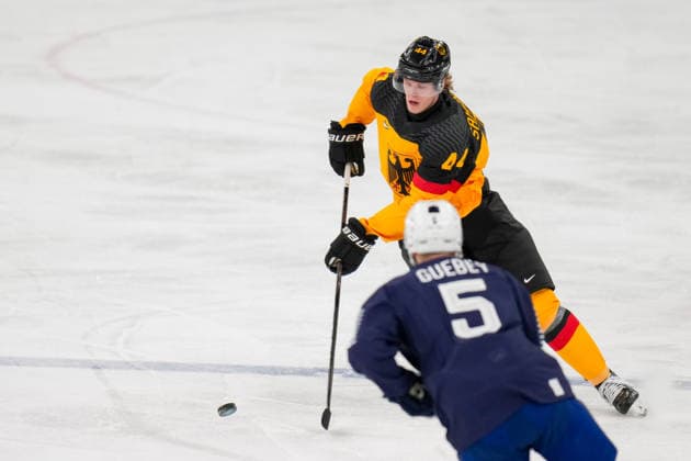 Joshua Samanski (Germany) controll the puck during the Ice hockey, Eishockey Men - Qualification Play-off match between Germany v France on day eleven of the Milano Cortina 2026 Winter Olympic Games, Olympische Spiele, Olympia, OS at Milano Santagiulia IHO Ice Hockey Arena on February 17, 2026 in Milan, Italy. (Photo by Alex Gottschalk DeFodi Images) - *** Joshua Samanski Germany controll the puck during the Ice Hockey Men Qualification Play off match between Germany v France on day eleven of the Milano Cortina 2026 Winter Olympic games at Milano Santagiulia IHO Ice Hockey Arena on February 17, 2026 in Milan, Italy Photo by Alex Gottschalk DeFodi Images