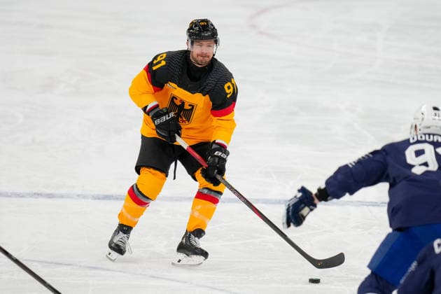Moritz Muller (Germany) controll the puck during the Ice hockey, Eishockey Men - Qualification Play-off match between Germany v France on day eleven of the Milano Cortina 2026 Winter Olympic Games, Olympische Spiele, Olympia, OS at Milano Santagiulia IHO Ice Hockey Arena on February 17, 2026 in Milan, Italy. (Photo by Alex Gottschalk DeFodi Images) - *** Moritz Muller Germany controll the puck during the Ice Hockey Men Qualification Play off match between Germany v France on day eleven of the Milano Cortina 2026 Winter Olympic games at Milano Santagiulia IHO Ice Hockey Arena on February 17, 2026 in Milan, Italy Photo by Alex Gottschalk DeFodi Images