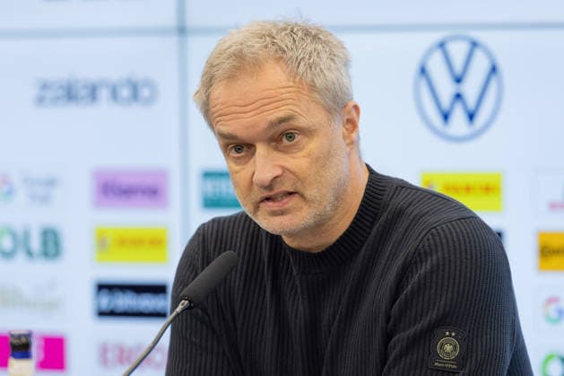 Kaderbekanntgabe Frauen-Nationalmannschaft Bundestrainer Christian Wück spricht während der Pressekonferenz. Pressekonferenz zur Bekanntgabe des Kaders der Frauen-Nationalmannschaft für die Länderspiele gegen Slowenien und Norwegen. 17. Februar 2026 auf dem DFB-Campus in Frankfurt am Main., Frankfurt am Main Hessen Deutschland DFB-Campus