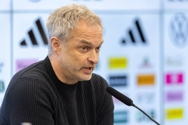 Kaderbekanntgabe Frauen-Nationalmannschaft Bundestrainer Christian Wück spricht während der Pressekonferenz. Pressekonferenz zur Bekanntgabe des Kaders der Frauen-Nationalmannschaft für die Länderspiele gegen Slowenien und Norwegen. 17. Februar 2026 auf dem DFB-Campus in Frankfurt am Main., Frankfurt am Main Hessen Deutschland DFB-Campus