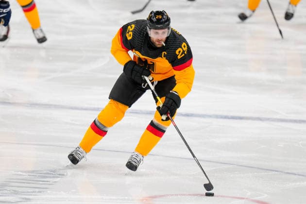 Leon Draisaitl (Germany) controll the puck during the Ice hockey, Eishockey Men - Qualification Play-off match between Germany v France on day eleven of the Milano Cortina 2026 Winter Olympic Games, Olympische Spiele, Olympia, OS at Milano Santagiulia IHO Ice Hockey Arena on February 17, 2026 in Milan, Italy. (Photo by Alex Gottschalk DeFodi Images) - *** Leon Draisaitl Germany controll the puck during the Ice Hockey Men Qualification Play off match between Germany v France on day eleven of the Milano Cortina 2026 Winter Olympic games at Milano Santagiulia IHO Ice Hockey Arena on February 17, 2026 in Milan, Italy Photo by Alex Gottschalk DeFodi Images