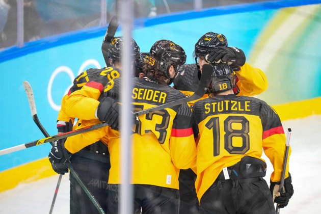 Leon Draisaitl (Germany) celebrates after scoring his team s first goal with teammates during the Ice hockey, Eishockey Men - Qualification Play-off match between Germany v France on day eleven of the Milano Cortina 2026 Winter Olympic Games, Olympische Spiele, Olympia, OS at Milano Santagiulia IHO Ice Hockey Arena on February 17, 2026 in Milan, Italy. (Photo by Alex Gottschalk DeFodi Images) - *** Leon Draisaitl Germany celebrates after scoring his team s first goal with teammates during the Ice Hockey Men Qualification Play off match between Germany v France on day eleven of the Milano Cortina 2026 Winter Olympic games at Milano Santagiulia IHO Ice Hockey Arena on February 17, 2026 in Milan, Italy Photo by Alex Gottschalk DeFodi Images