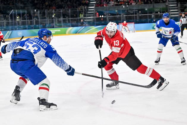 17 02 2026, Milano, Rho Ice hockey, Eishockey Arena, Winter Olympics: Switzerland - Italy (Ice Hockey), Nico Hischier of Switzerland against Alex Trivellato of Italy Milano Rho Ice Hockey Arena Lombardy Italy *** 17 02 2026, Milano, Rho Ice Hockey Arena, Winter Olympics Switzerland Italy Ice Hockey , Nico Hischier of Switzerland against Alex Trivellato of Italy Milano Rho Ice Hockey Arena Lombardy Italy Copyright: xJustPictures.ch AndreaxBrancax jp-en-AnBr-AB-AAB_066017022026