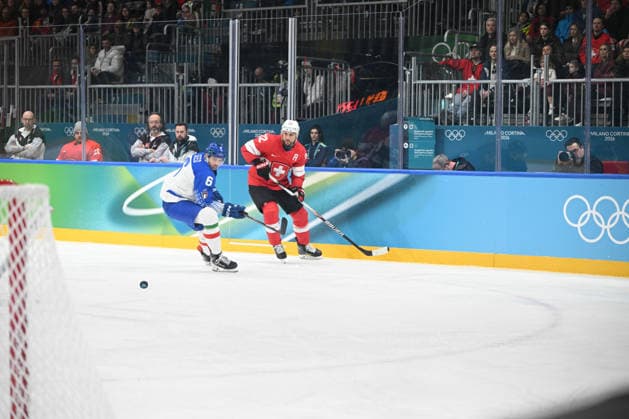 Jason Seed (ITA),Nino Niederreiter (SUI) during the Winter Olympic Games, Olympische Spiele, Olympia, OS Milano Cortina 2026, at the Milano Rho Ice hockey, Eishockey Arena, on February 17, 2026 in Milano, Italy  Copyright: xFedericoxManoni IPAxSportx xipa-agency.netx xx IPA_71639258 IPA_Agency_IPA71639258