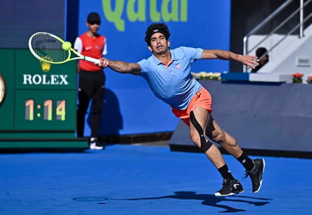 ATP, Tennis Herren QATAR EXXONMOBIL OPEN-ROUND OF 32 Moez Echargui of Tunisia competes against Stefanos Tsitsipas of Greece in the Round of 32 at the ATP men s Qatar ExxonMobil Open 2026 tennis tournament at the Khalifa International Tennis Complex in Doha, Qatar, on February 17, 2026. DOHA Qatar Copyright: xNOUSHADx
