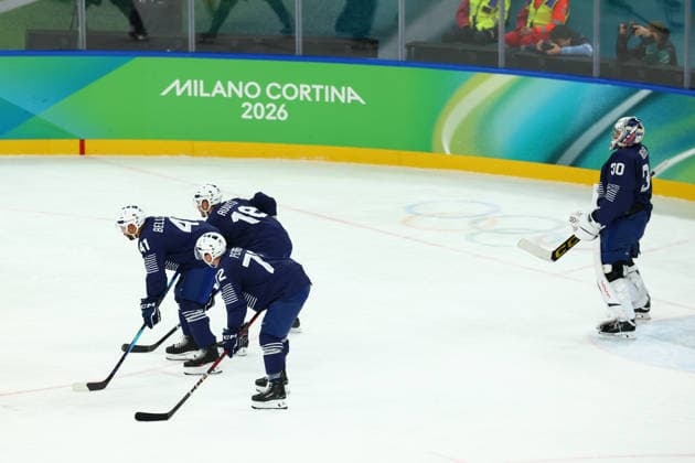 February 17, 2026, Milan, Lombardy, Italy: TEAM FRANCE PLAYERS of whom PIERRE-EDOUARD BELLEMARE during the Play-off game between Team Germany and Team France at the Milano Cortina 2026 Olympic Games, Olympische Spiele, Olympia, OS Olympics 2026: Milano Cortina: Ice hockey, Eishockey Men: GER:FRA  - ZUMAc179 20260217_oly_c179_044 Copyright: xMickaelxChavetx