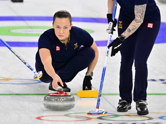 CORTINA, ITALIEN 20260217 Sveriges Agnes Knochenhauer i lag Hasselborg under damernas gruppspelsmatch, omgang 9, mellan Sverige och Kanada i OS-curlingen i Cortina. *** Bilden ingar i SPORTPAKET. För övriga BETALBILD ** CORTINA ITALIEN x10030x *** CORTINA, ITALY 20260217 Swedens Agnes Knochenhauer in the Hasselborg team during the womens group stage match, round 9, between Sweden and Canada in the Olympic curling in Cortina Picture in SPORTPAKET For others PAYPICTURE CORTINA ITALY x10030x  Copyright: xJonasxEkströmer TTx OS 2026 CURLING DAMER KANADA-SVERIGE