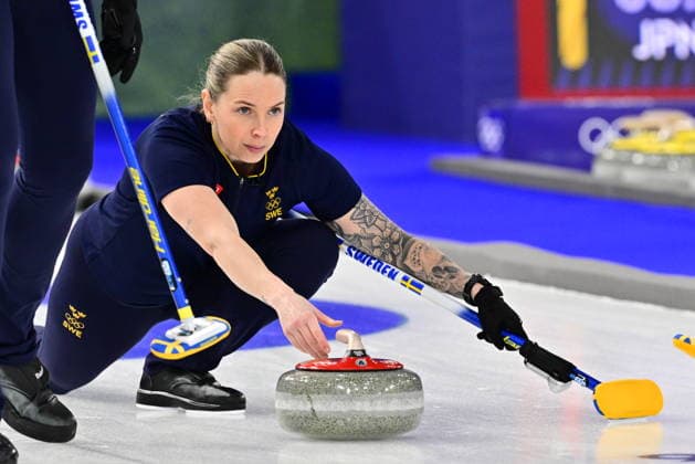 CORTINA, ITALIEN 20260217 Sofia Scharback i lag Hasselborg under damernas gruppspelsmatch, omgang 9, mellan Sverige och Kanada i OS-curlingen i Cortina. *** Bilden ingar i SPORTPAKET. För övriga BETALBILD *** CORTINA ITALIEN x10030x *** CORTINA, ITALY 20260217 Sofia Scharback in the Hasselborg team during the womens group stage match, round 9, between Sweden and Canada in the Olympic curling in Cortina Picture in SPORTPAKET For others PAYPICTURE CORTINA ITALY x10030x  Copyright: xJonasxEkströmer TTx OS 2026 CURLING DAMER SVERIGE-KANADA