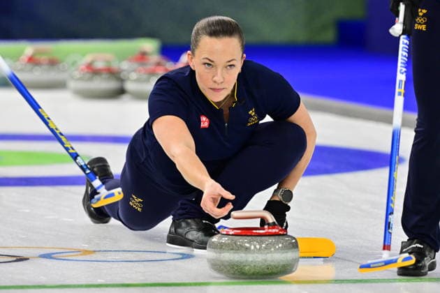 CORTINA, ITALY 20260217 Agnes Knochenhauer of team Hasselborg during the women s group stage match, round 9, between Sweden and Canada in the Olympic curling in Cortina. *** The image is included in the SPORTS PACKAGE. For others PAYMENT IMAGE *** CORTINA ITALY x10030x *** CORTINA, ITALY 20260217 Agnes Knochenhauer of team Hasselborg during the women s group stage match, round 9, between Sweden and Canada in the Olympic curling in Cortina The image is included in the SPORTS PACKAGE For others PAYMENT IMAGE CORTINA ITALY x10030x  Copyright: xJonasxEkströmer TTx 2026 OLYMPICS WOMEN S CURLING SWEDEN-CANADA