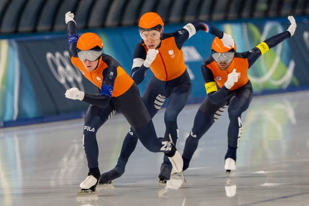 2026-02-17 - Milano Cortina 2026 Winter Olympics Speed skating, Eisschnelllauf Men s Team Pursuit MILAN, ITALY - FEBRUARY 17: Stijn Van De Bunt of Netherlands, Jorrit Bergsma of Netherlands, Chris Huizinga of Netherlands during the Speed Skating Men s Team Pursuit on day 3 of the Milano Cortina 2026 Winter Olympics at the Milano Speed Skating Arena on February 17, 2026 in Milan, Italy Milan Milano Speed Skating Arena Italy Content not available for redistribution in The Netherlands directly or indirectly through any third parties. Copyright: xAndrexWeeningx