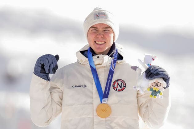 Winter Olympics in Milan Cortina 2026 Val di Fiemme, Italy 20260217. Jens Luraas Oftebro from Norway with the gold medal on the podium after the combined 10 km cross-country skiing at Lago di Tesero during the Winter Olympics in Milano Cortina 2026. Photo: Terje Pedersen NTB Val di Fiemme Italy EDITORIAL USE ONLY. RESTRICTED USE FOR BETTING COMPANIES Ref:_SPO19m-coOkDKU.jpg *** Winter Olympics in Milan Cortina 2026 Val di Fiemme, Italy 20260217 Jens Luraas Oftebro from Norway with the gold medal on the podium after the combined 10 km cross country skiing at Lago di Tesero during the Winter Olympics in Milano Cortina 2026 Photo Terje Pedersen NTB Val di Fiemme Italy EDITORIAL USE ONLY RESTRICTED USE FOR BETTING COMPANIES  Copyright: xTerjexPedersenx xNTBx