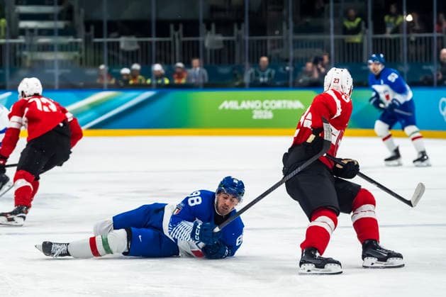 February 17, 2026, Milan, Lombardy, Italy: Forward Tommaso De Luca 88 Of Team Italy plays against Team Switzerland in the Mens Qualification Play Off Game at the Milano Rho Ice hockey, Eishockey Arena in MILAN, Italy during the 2026 Milano Cortina Winter Olympics. Team Switzerland defeats Italy 3:0 and heads to the quarterfinals against Team Finland. Olympics 2026: Milano Cortina: Ice Hockey Mens: Tommaso De Luca  - ZUMAa161 20260217_oly_a161_076 Copyright: xWalterxG.xArcex