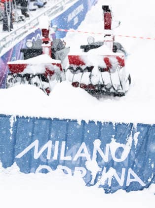 OLYMPICS - Winter Olympic Games, Olympische Spiele, Olympia, OS Milano Cortina 2026 LIVIGNO,ITALY,17.FEB.26 - OLYMPICS, FREE SKI, FREESTYLE SKIING - Winter Olympic Games Milano Cortina 2026, aerials,, women, qualification. Image shows snow blowers. Keywords: cancellation.  GEPAxpictures xHaraldxSteiner