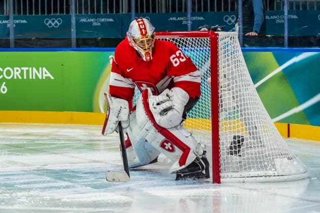 February 17, 2026, Milan, Lombardy, Italy: Goalkeeper Leonardo Genoni 63 Of Team Switzerland prepares to play against Team Italy in the Preliminary Round Group B at the Milano Rho Ice hockey, Eishockey Arena in MILAN, Italy during the 2026 Milano Cortina Winter Olympics. Team Switzerland defeats Italy 3:0 and heads to the quarterfinals against Team Finland. Milan Italy - ZUMAa161 20260217_oly_a161_112 Copyright: xWalterxG.xArcex