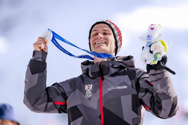 OLYMPICS - Winter Olympic Games, Olympische Spiele, Olympia, OS Milano Cortina 2026 TESERO,ITALY,17.FEB.26 - OLYMPICS, NORDIC SKIING, NORDIC COMBINED - Winter Olympic Games Milano Cortina 2026, large hill, 10km Gundersen, medal ceremony. Image shows Johannes Lamparter (AUT).  GEPAxpictures xMatthiasxTrinkl
