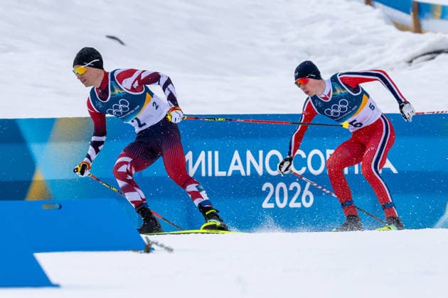 Wilde Jagd . . . Johannes LAMPARTER (AUT), 2.Platz, 2nd place, vor Jens Luraas OFTEBRO (NOR), 1.Platz,1st place, Sieger, winner, Olympiasieger, Olympic Champion. 10 km Skilanglauf der Nordische Kombination. Olympische Winterspiele 2026. 17.2.2026, in Tesero Cross-Country Stadium, Italien. Quelle Copyright Credit : Oryk HAIST *** Wild Hunt Johannes LAMPARTER AUT , 2 place, 2nd place, ahead of Jens Luraas OFTEBRO NOR , 1 place, 1st place, winner, winner, Olympic Champion 10 km cross-country skiing Nordic Combined Olympic Winter Games 2026 17 2 2026, in Tesero Cross Country Stadium, Italy Source Copyright Credit Oryk HAIST xOLY-NCB04x