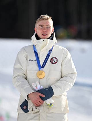 (260217) -- TESERO, Feb. 17, 2026 -- Gold medalist Jens Luraas Oftebro of Norway reacts during the awarding ceremony for the Nordic Combined Individual Gundersen Large Hill 10km at the Milan-Cortina 2026 Olympic Winter games, Winterspiele,Spiele, Summer games in Tesero, Italy, Feb. 17, 2026. ) (MICO2026)ITALY-TESERO-OLYMPIC WINTER GAMES-NORDIC COMBINED-INDIVIDUAL GUNDERSEN LARGE HILL 10KM HexCanling 