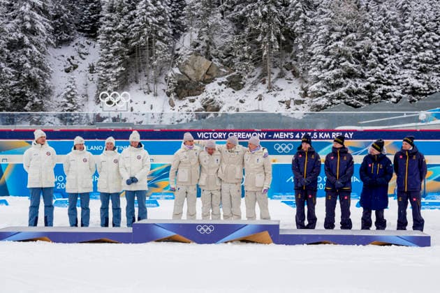 Winter Olympics in Milan Cortina 2026 Anterselva, Italy 20260217. Vetle Sjastad Christiansen, Sturla Holm Laegreid, Johan-Olav Botn, Martin Uldal from Norway, Eric Perrot, Quentin Fillon Maillet, Emilien Jacquelin and Fabien Claude from France, Sebastian Samuelsson, Martin Ponsiluoma, Jesper Nelin and Viktor Brandt from Sweden on the podium after the men s 4 x 7.5 km relay in biathlon during the Winter Olympics in Milan Cortina 2026. Photo: Heiko Junge NTB Anterselva Italy EDITORIAL USE ONLY. RESTRICTED USE FOR BETTING COMPANIES Ref:_SPOm1dK5PTXP0c.jpg *** Winter Olympics in Milan Cortina 2026 Anterselva, Italy 20260217 Vetle Sjastad Christiansen, Sturla Holm Laegreid, Johan Olav Botn, Martin Uldal from Norway, Eric Perrot, Quentin Fillon Maillet, Emilien Jacquelin and Fabien Claude from France, Sebastian Samuelsson, Martin Ponsiluoma, Jesper Nelin and Viktor Brandt from Sweden on the podium after the men s 4 x 7 5 km relay in biathlon during the Winter Olympics in Milan Cortina 2026 Photo Heiko Junge NTB Anterselva Italy EDITORIAL USE ONLY RESTRICTED USE FOR BETTING COMPANIES  Copyright: xHeikoxJungex xNTBx