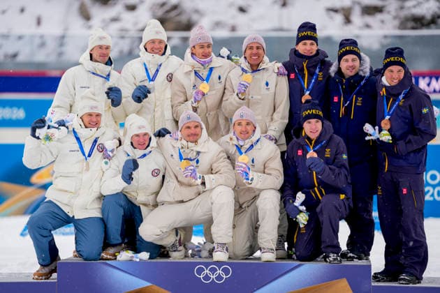 Winter Olympics in Milan Cortina 2026 Anterselva, Italy 20260217. Vetle Sjaastad Christiansen, Sturla Holm Laegreid, Johan-Olav Botn, Martin Uldal from Norway, Eric Perrot, Quentin Fillon Maillet, Emilien Jacquelin and Fabien Claude from France, Sebastian Samuelsson, Martin Ponsiluoma, Jesper Nelin and Viktor Brandt from Sweden on the podium after the men s 4 x 7.5 km relay in biathlon during the Winter Olympics in Milan Cortina 2026. Photo: Heiko Junge NTB Anterselva Italy EDITORIAL USE ONLY. RESTRICTED USE FOR BETTING COMPANIES Ref:_SPOMqluRyASVfY.jpg *** Winter Olympics in Milan Cortina 2026 Anterselva, Italy 20260217 Vetle Sjaastad Christiansen, Sturla Holm Laegreid, Johan Olav Botn, Martin Uldal from Norway, Eric Perrot, Quentin Fillon Maillet, Emilien Jacquelin and Fabien Claude from France, Sebastian Samuelsson, Martin Ponsiluoma, Jesper Nelin and Viktor Brandt from Sweden on the podium after the men s 4 x 7 5 km relay in biathlon during the Winter Olympics in Milan Cortina 2026 Photo Heiko Junge NTB Anterselva Italy EDITORIAL USE ONLY RESTRICTED USE FOR BETTING COMPANIES  Copyright: xHeikoxJungex xNTBx