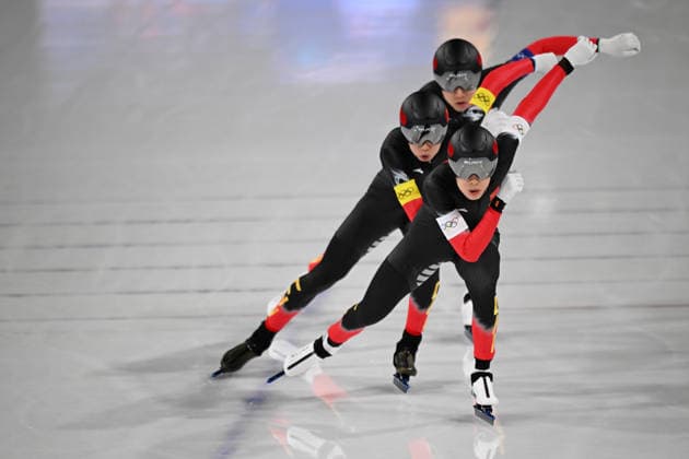 (260217) -- MILAN, Feb. 17, 2026 -- Liu Hanbin, Wu Yu and Li Wenhao of China compete during the Speed skating, Eisschnelllauf men s team pursuit final B between China and the Netherlands at the Milan-Cortina 2026 Olympic Winter games, Winterspiele,Spiele, Summer games in Milan, Italy, Feb. 17, 2026. ) (MICO2026)ITALY-MILAN-OLYMPIC WINTER GAMES-SPEED SKATING-MEN S TEAM PURSUIT-FINALS WuxWei 