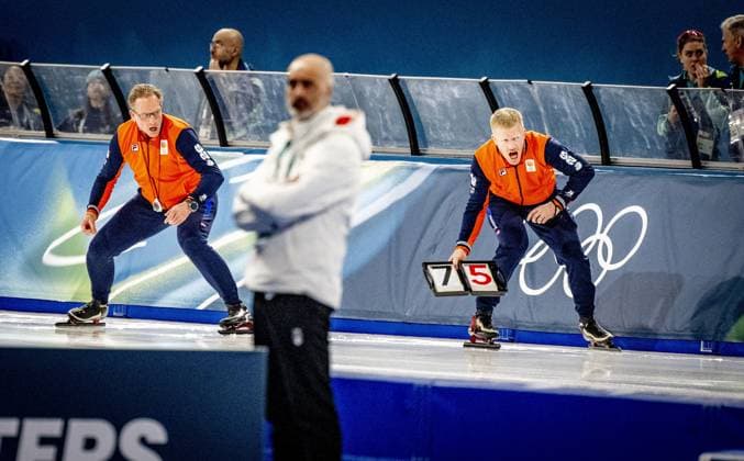 MILAN - Jorrit Bergsma, Stijn van de Bunt, Chris Huizinga Netherlands team pursuit final in action at the Milano Ice Skating Area, during the Milan Cortina 2026 Winter Olympics rintje ritsma ROBIN UTRECHT ANP netherlands out - belgium out xVIxxIVx 550992578 originalFilename: 550992578.jpg