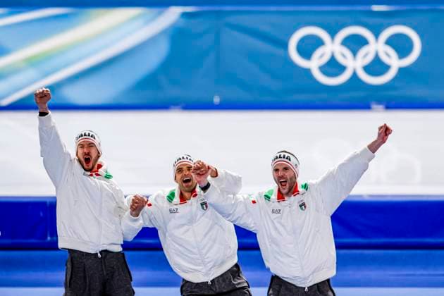 winners team of Italy, Davide Ghiotto of Italy and Michele Malfatti of Italy and Andrea Giovannini of Italy celebrates during the medal ceremony after Men s Team Pursuit Finals, Milano Cortina 2026 Winter Olympics: Day 11, Speed skating, Eisschnelllauf - Milano Cortina 2026 Winter Olympics: Day 11, Milano Speed Skating Stadium, February 17, 2026, Milan, Italy.