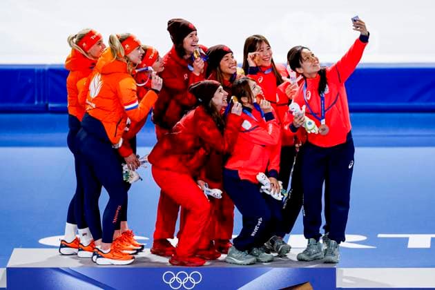 third team of Japan, second team of the Netherlands and winners team of Canada pose after Women s Team Pursuit Finals, Milano Cortina 2026 Winter Olympics: Day 11, Speed skating, Eisschnelllauf - Milano Cortina 2026 Winter Olympics: Day 11, Milano Speed Skating Stadium, February 17, 2026, Milan, Italy.