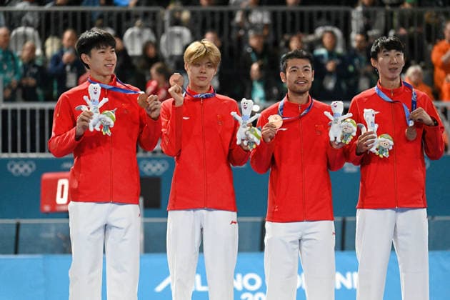 Team China bronze medal during Speed skating, Eisschnelllauf Men s Team Pursuit - Final A, Olympic Winter games, Winterspiele,Spiele, Summer games Milano-Cortina 2026 in Milan, Italy, February 17 2026  Copyright: xPasqualexGolia IPAxSportx xipa-agency.netx xx IPA_71648852 IPA_Agency_IPA71648852