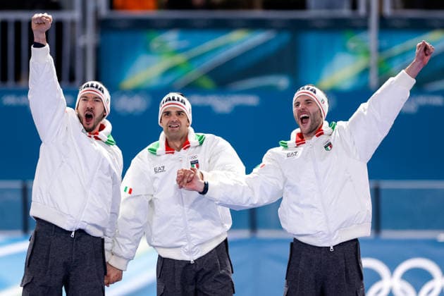 2026-02-17 Speed skating, Eisschnelllauf - Milano Cortina 2026 Winter Olympics - Day 11 MILAN, ITALY - FEBRUARY 17: Davide Ghiotto of Italy, Michele Malfatti of Italy, Andrea Giovannini of Italy during the podium ceremony after competing in the Men s Team Pursuit during Day 11 of Speed Skating - Milano Cortina 2026 Winter Olympics at Milano Speed Skating Stadium on February 17, 2026 in Milan, Italy. (Photo by Joris Verwijst BSR Agency) Milan Italy Content not available for redistribution in The Netherlands directly or indirectly through any third parties. Copyright: xBSRxAgencyx