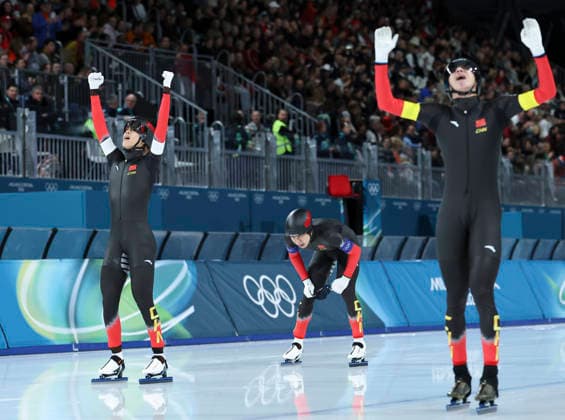 (260217) -- MILAN, Feb. 17, 2026 -- Liu Hanbin (L), Wu Yu (R) and Li Wenhao of China celebrate after the Speed skating, Eisschnelllauf men s team pursuit final B between China and the Netherlands at the Milan-Cortina 2026 Olympic Winter games, Winterspiele,Spiele, Summer games in Milan, Italy, Feb. 17, 2026. ) (MICO2026)ITALY-MILAN-OLYMPIC WINTER GAMES-SPEED SKATING-MEN S TEAM PURSUIT-FINALS LixJing 