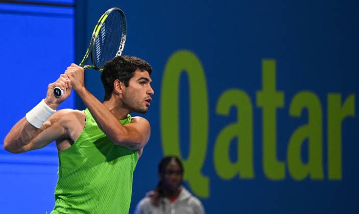 Qatar TotalEnergies Open 2026 - Day Two DOHA, QATAR FEBRUARY 17: Carlos Alcaraz of Spain competes against Arthur Rinderknech of France during a Round One singles match at the Qatar ExxonMobil Open at the Khalifa International Tennis and Squash Complex on February 17, 2026 in Doha, Qatar. Doha Qatar  Copyright: xArturxWidakx originalFilename:widak-qatarexx260217_npxjS.jpg