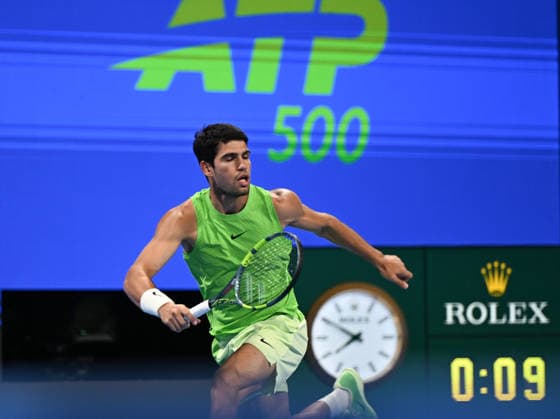 Qatar TotalEnergies Open 2026 - Day Two DOHA, QATAR FEBRUARY 17: Carlos Alcaraz of Spain competes against Arthur Rinderknech of France during a Round One singles match at the Qatar ExxonMobil Open at the Khalifa International Tennis and Squash Complex on February 17, 2026 in Doha, Qatar. Doha Qatar  Copyright: xArturxWidakx originalFilename:widak-qatarexx260217_npAC9.jpg