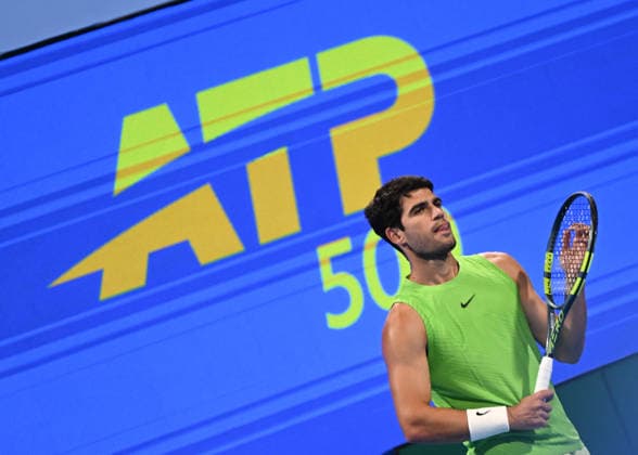 Qatar TotalEnergies Open 2026 - Day Two DOHA, QATAR FEBRUARY 17: Carlos Alcaraz of Spain competes against Arthur Rinderknech of France during a Round One singles match at the Qatar ExxonMobil Open at the Khalifa International Tennis and Squash Complex on February 17, 2026 in Doha, Qatar. Doha Qatar  Copyright: xArturxWidakx originalFilename:widak-qatarexx260217_npE7M.jpg
