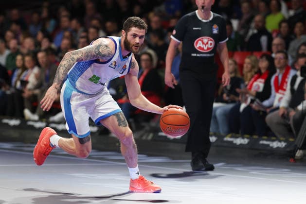 Logan Johnson (Skyliners Frankfurt, 00) mit Ball, GER, FC Bayern Basketball vs. Skyliners Frankfurt, Basketball, easycredit Basketball Bundesliga, 21. Spieltag, Saison 2025 2026, 17.02.2026, GER, FC Bayern Basketball vs. Skyliners Frankfurt, Basketball, easycredit Basketball Bundesliga, 21. Spieltag, Saison 2025 2026, 17.02.2026 Muenchen Copyright: xEibner-Pressefoto JennixMaulx EP_JML