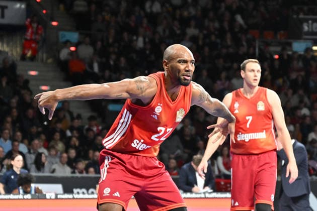 easyCredit BBL; FC Bayern München - Skyliners Frankfurt, 17.02.2026 MUNICH, GERMANY - 17. FEBRUARY: im Bild Isihah MIKE (FC Bayern Basketball 22), der mit einer entscheidung des Schiedsrichters nicht einverstanden ist Sauer Böse während dem Spiel zwischen dem FC Bayern München und den Skyliners Frankfurt am 21. Spieltag der easyCredit BBL im BMW Park Copyright: xBEAUTIFULxSPORTS Goldbergx
