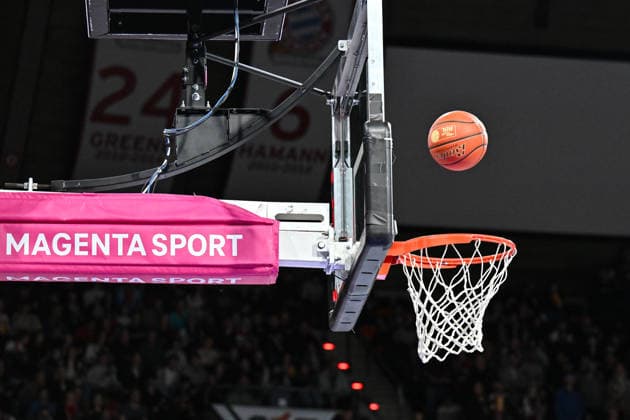 easyCredit BBL; FC Bayern München - Skyliners Frankfurt, 17.02.2026 MUNICH, GERMANY - 17. FEBRUARY: im Bild Basketball, Korb, Magenta Magentasport, Symbolbild, Symbolfoto während dem Spiel zwischen dem FC Bayern München und den Skyliners Frankfurt am 21. Spieltag der easyCredit BBL im BMW Park Copyright: xBEAUTIFULxSPORTS Goldbergx