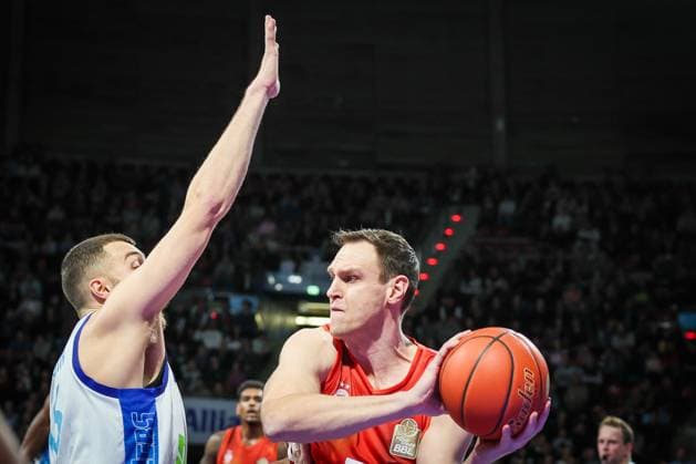 Johannes Voigtmann 7 (FC Bayern Muenchen Basketball), rechts in Aktion, FC Bayern Muenchen Basketball vs. Skyliners Frankfurt, easycredit-BBL, BBL, Basketball, Maenner, Saison 2025 2025, Regulaere Saison, 21. Spieltag, 17.02.2026 Muenchen Bayern Deutschland