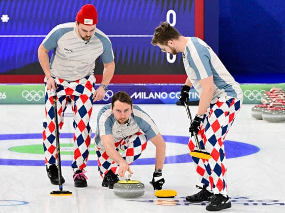 CORTINA, ITALIEN 20260217 Norges Martin Sesaker, Gaute Nepstad och Bendik Ramsfjell under herrarnas gruppspelsmatch, omgang 10, mellan Sverige och Norge i OS-curlingen i Cortina. *** Bilden ingar i SPORTPAKET. För övriga BETALBILD *** CORTINA ITALIEN x10030x *** CORTINA, ITALY 20260217 Norways Martin Sesaker, Gaute Nepstad and Bendik Ramsfjell during the mens group stage match, round 10, between Sweden and Norway in the Olympic curling in Cortina Picture in SPORTPAKET For others PAYPICTURE CORTINA ITALY x10030x  Copyright: xJonasxEkströmer TTx OS 2026 CURLING HERRAR SVERIGE-NORGE