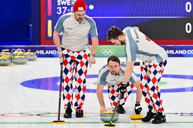 CORTINA, ITALIEN 20260217 Norges Martin Sesaker, Gaute Nepstad och Bendik Ramsfjell under herrarnas gruppspelsmatch, omgang 10, mellan Sverige och Norge i OS-curlingen i Cortina. *** Bilden ingar i SPORTPAKET. För övriga BETALBILD *** CORTINA ITALIEN x10030x *** CORTINA, ITALY 20260217 Norways Martin Sesaker, Gaute Nepstad and Bendik Ramsfjell during the mens group stage match, round 10, between Sweden and Norway in the Olympic curling in Cortina Picture in SPORTPAKET For others PAYPICTURE CORTINA ITALY x10030x  Copyright: xJonasxEkströmer TTx OS 2026 CURLING HERRAR SVERIGE-NORGE