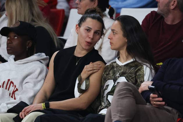Lena Oberdorf (FC Bayern Muenchen, 08) mit Natalia Padilla-Bidas (FC Bayern Muenchen, 23), GER, FC Bayern Basketball vs. Skyliners Frankfurt, Basketball, easycredit Basketball Bundesliga, 21. Spieltag, Saison 2025 2026, 17.02.2026, GER, FC Bayern Basketball vs. Skyliners Frankfurt, Basketball, easycredit Basketball Bundesliga, 21. Spieltag, Saison 2025 2026, 17.02.2026 Muenchen Copyright: xEibner-Pressefoto JennixMaulx EP_JML