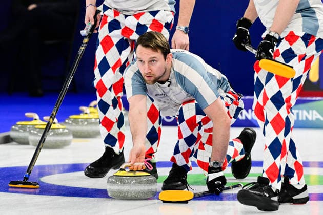 CORTINA, ITALIEN 20260217 Norges Gaute Nepstad under herrarnas gruppspelsmatch, omgang 10, mellan Sverige och Norge i OS-curlingen i Cortina. *** Bilden ingar i SPORTPAKET. För övriga BETALBILD *** CORTINA ITALIEN x10030x *** CORTINA, ITALY 20260217 Norways Gaute Nepstad during the mens group stage match, round 10, between Sweden and Norway in the Olympic curling in Cortina Picture in SPORTPAKET For others PAYPICTURE CORTINA ITALY x10030x  Copyright: xJonasxEkströmer TTx OS 2026 CURLING HERRAR SVERIGE-NORGE