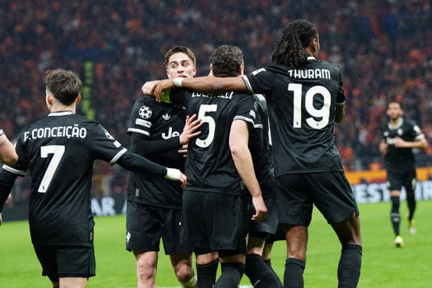ISTANBUL, TURKEY - FEBRUARY 17: Teun Koopmeiners (8) of Juventus after scoring the first goal of his team with teammates during the UEFA Champions League 2025 26 League Knockout Play-off First Leg match between Galatasaray A.S. and Juventus at Ali Sami Yen Spor Kompleksi on February 17, 2026 in Istanbul, Turkey. Istanbul Turkey Copyright: xSeskimphotox GSaray-Juve-170226 (72)