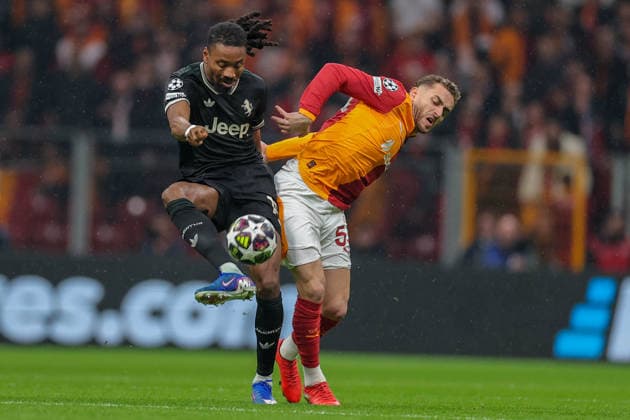 2026-02-17 Galatasaray SK v Juventus FC - UEFA Champions League 2025 26 League Knockout Play-off First Leg ISTANBUL, TURKEY - FEBRUARY 17: Khephren Thuram of Juventus FC, Baris Yilmaz of Galatasaray SK during the UEFA Champions League 2025 26 League Knockout Play-off First Leg match between Galatasaray SK and Juventus FC at Rams Park Stadium on February 17, 2026 in Istanbul, Turkey. (Photo by BSR Agency) Istanbul Turkey Content not available for redistribution in The Netherlands directly or indirectly through any third parties. Copyright: xBSRxAgencyx
