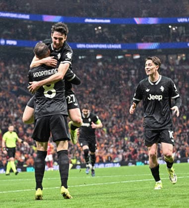 Galatasaray v Juventus - UEFA Champions League ISTANBUL, TURKIYE - FEBRUARY 17: Teun Koopmeiners (8) of Juventus celebrates with his teammates after a goal during UEFA Champions League last 16 playoff round first leg football match between Galatasaray and Juventus at RAMS Park in Istanbul, Turkiye on February 17, 2026. Elif Ozturk Anadolu Istanbul Turkey. Editorial use only. Please get in touch for any other usage.  Copyright: x2026xAnadoluxElifxOzturkx