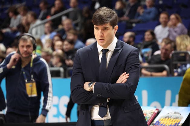 DEU, easyCredit BBL, ALBA vs. Hamburg, 17.02.2026, Uber-Arena, Berlin, DEU, easyCredit BBL, ALBA vs. Hamburg, im Bild CHEFTRAINER Pedro Calles (ALBA Berlin)