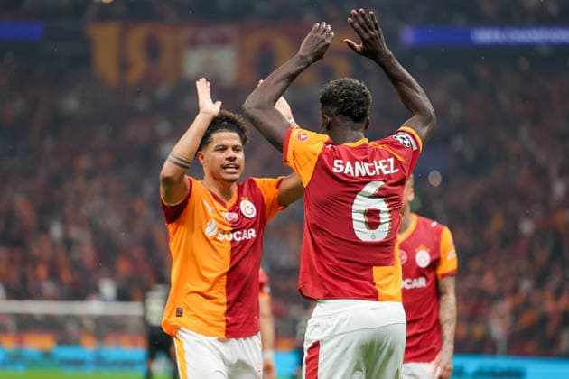 2026-02-17 Galatasaray SK v Juventus FC - UEFA Champions League 2025 26 League Knockout Play-off First Leg ISTANBUL, TURKEY - FEBRUARY 17: Davinson Sanchez of Galatasaray SK, Gabriel Sara of Galatasaray SK during the UEFA Champions League 2025 26 League Knockout Play-off First Leg match between Galatasaray SK and Juventus FC at Rams Park Stadium on February 17, 2026 in Istanbul, Turkey. (Photo by BSR Agency) Istanbul Turkey Content not available for redistribution in The Netherlands directly or indirectly through any third parties. Copyright: xBSRxAgencyx